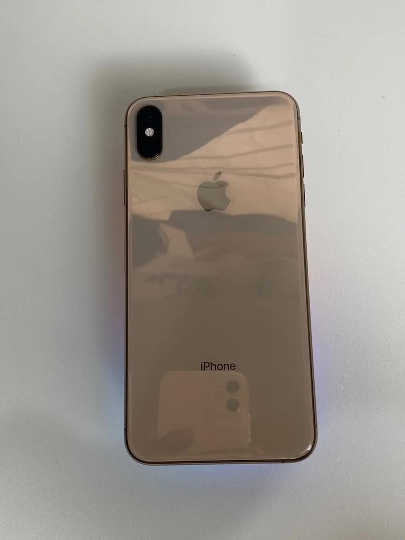 "超大屏探险，iPhone XS Max的非常规之旅"