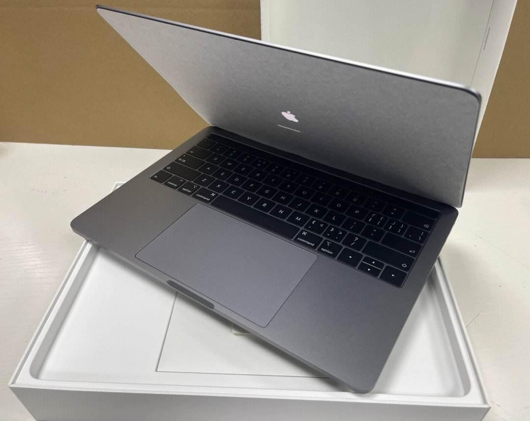 新款MacBook Pro驾到，网友：这不是创新，这是重新定义