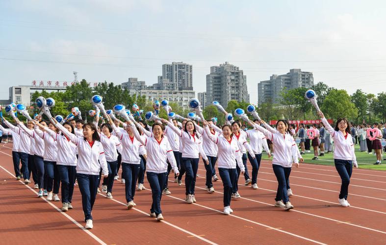 “随开随战”的校运会，网民热议下的新风景线