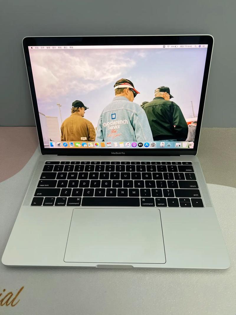 17macbookpro13，炒作风潮下的科技笑话